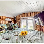 Roulotte Du Puits Avec Jacuzzi Et Sauna Privatif Vendégház 3*