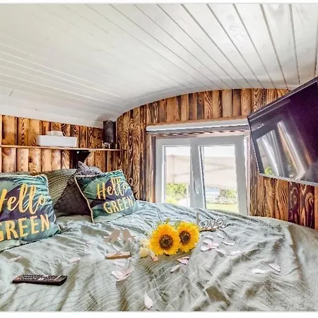 Roulotte Du Puits Avec Jacuzzi Et Sauna Privatif Gasthof 3*