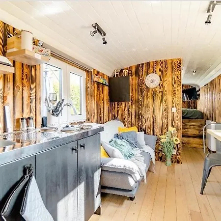 Roulotte Du Puits Avec Jacuzzi Et Sauna Privatif Affittacamere 3*