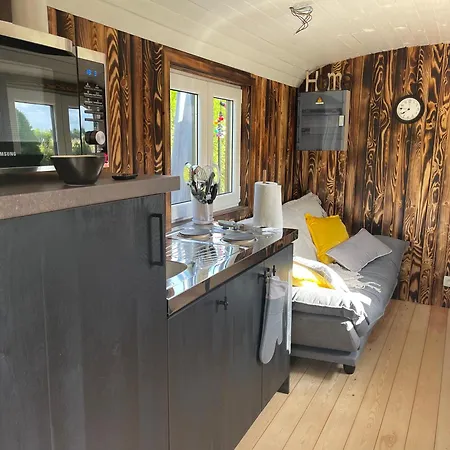 Vendégház Roulotte Du Puits Avec Jacuzzi Et Sauna Privatif 3*